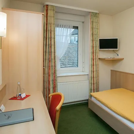 Hotel-gasthaus Engel Luttingen فندق