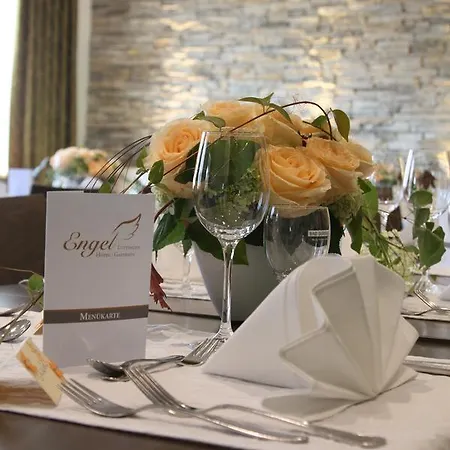 Hotel-gasthaus Engel Luttingen 3* لاوفنبورغ